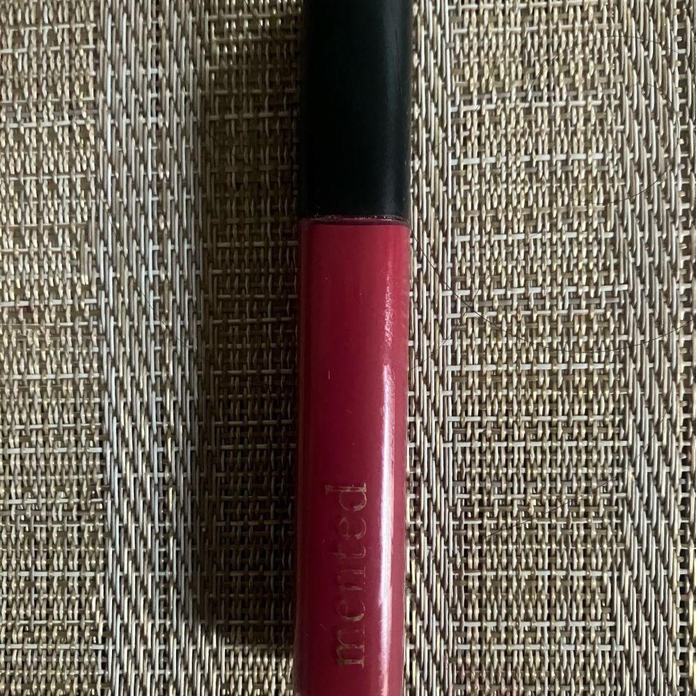 mented lip gloss - Picture 3 of 5